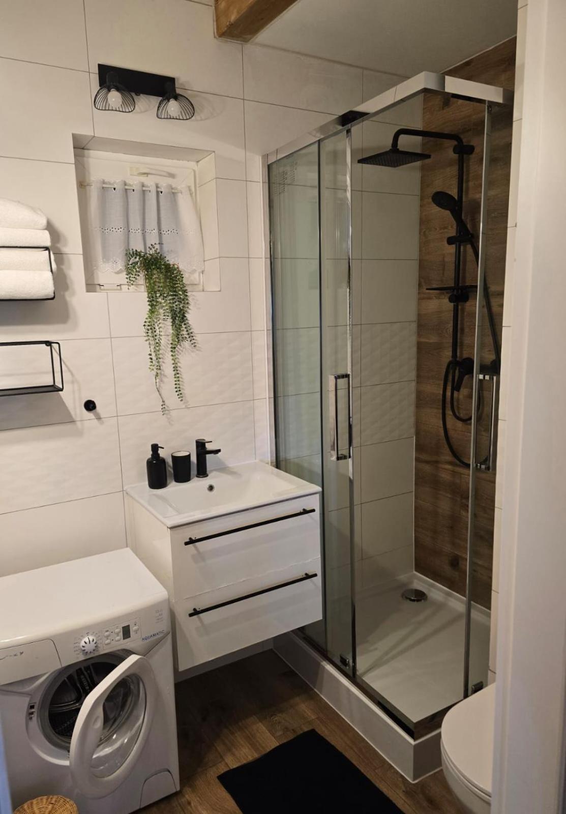 Domek Na Hrobaczej - Jacuzzi&Sauna Międzybrodzie Bialskie Eksteriør billede